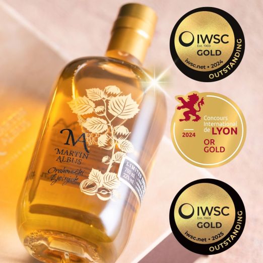 Roasted hazelnut liqueur